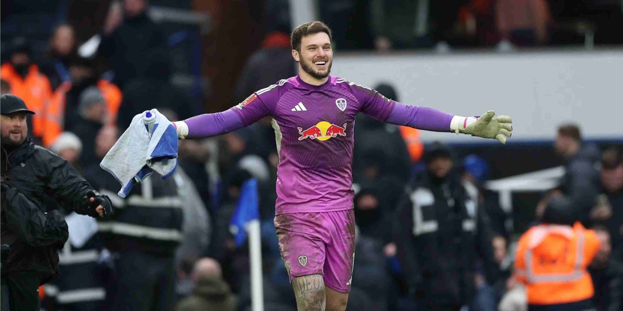 Leeds' goalkeeper Lucas Perri