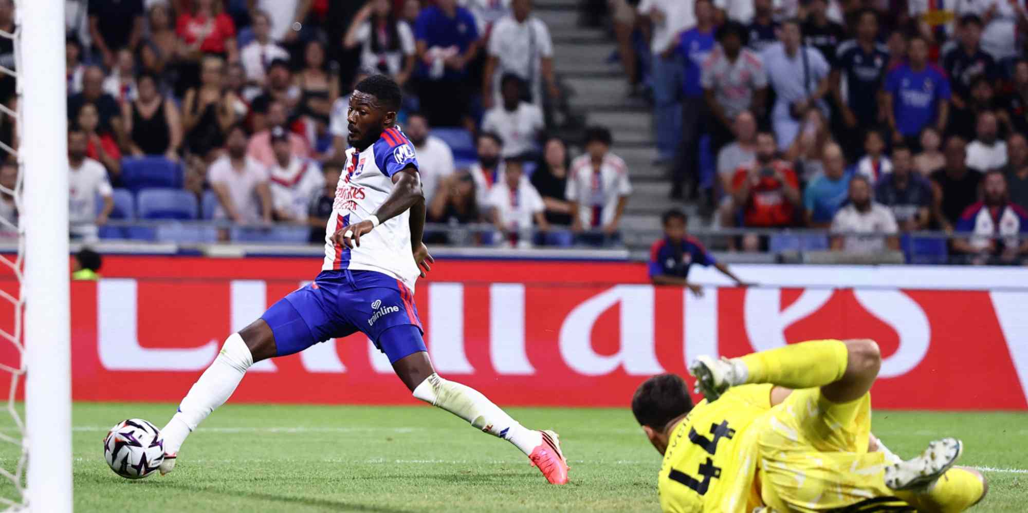 Lyon player scoring against Sparta Prague