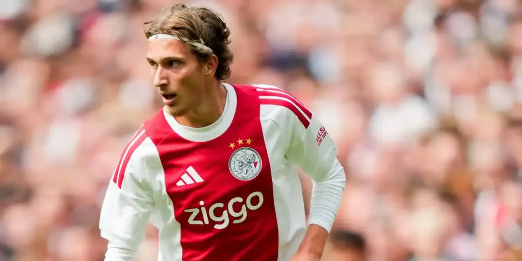 Ajax winger Mika Godts