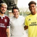 Aston Villa head coach Unai Emery with the club's latest additions - Matteo Ruggeri and Zion Suzuki