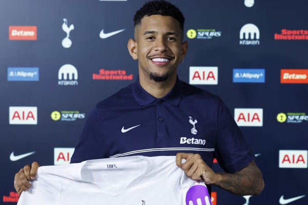 Tottenham's new signing Savio