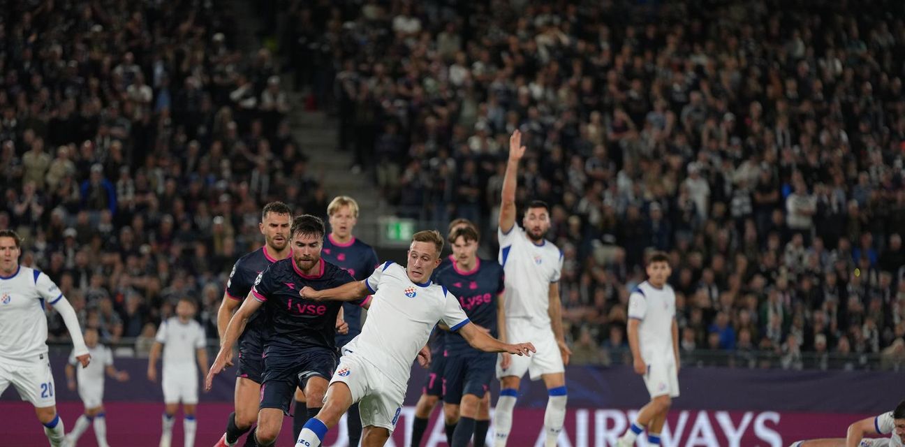 Viking and Dinamo Zagreb players in a battle for the ball