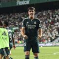 Carlos Espi celebrates after scoring stoppage-time winner against Elche