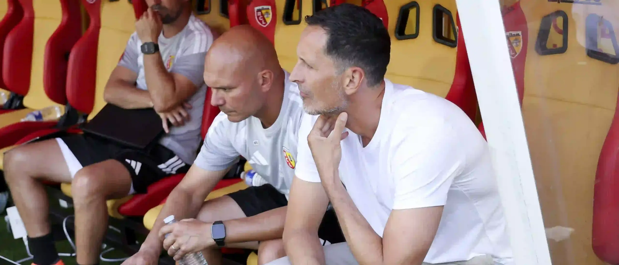 Dino Toppmoller sitting at Lens' bench