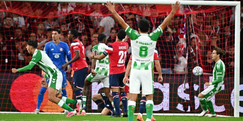 Marc Bartra has just scored for Betis against Lille