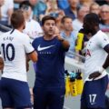 Mauricio Pochettino giving instruction to Harry Kane during their time at Tottenham