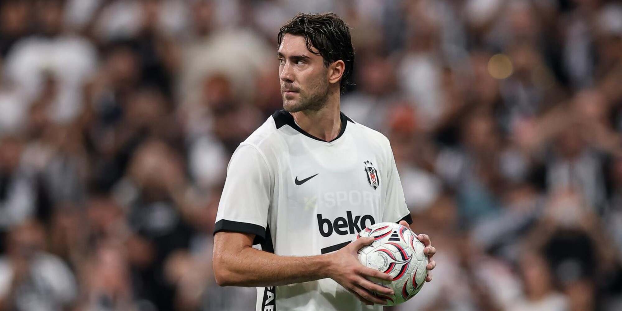 Dusan Vlahovic in Besiktas shirt
