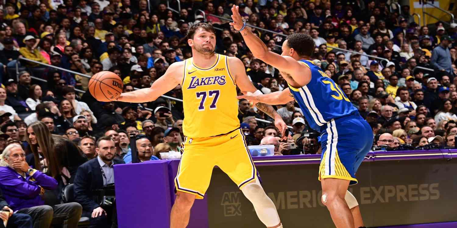 Steph Curry guarding Luka Doncic