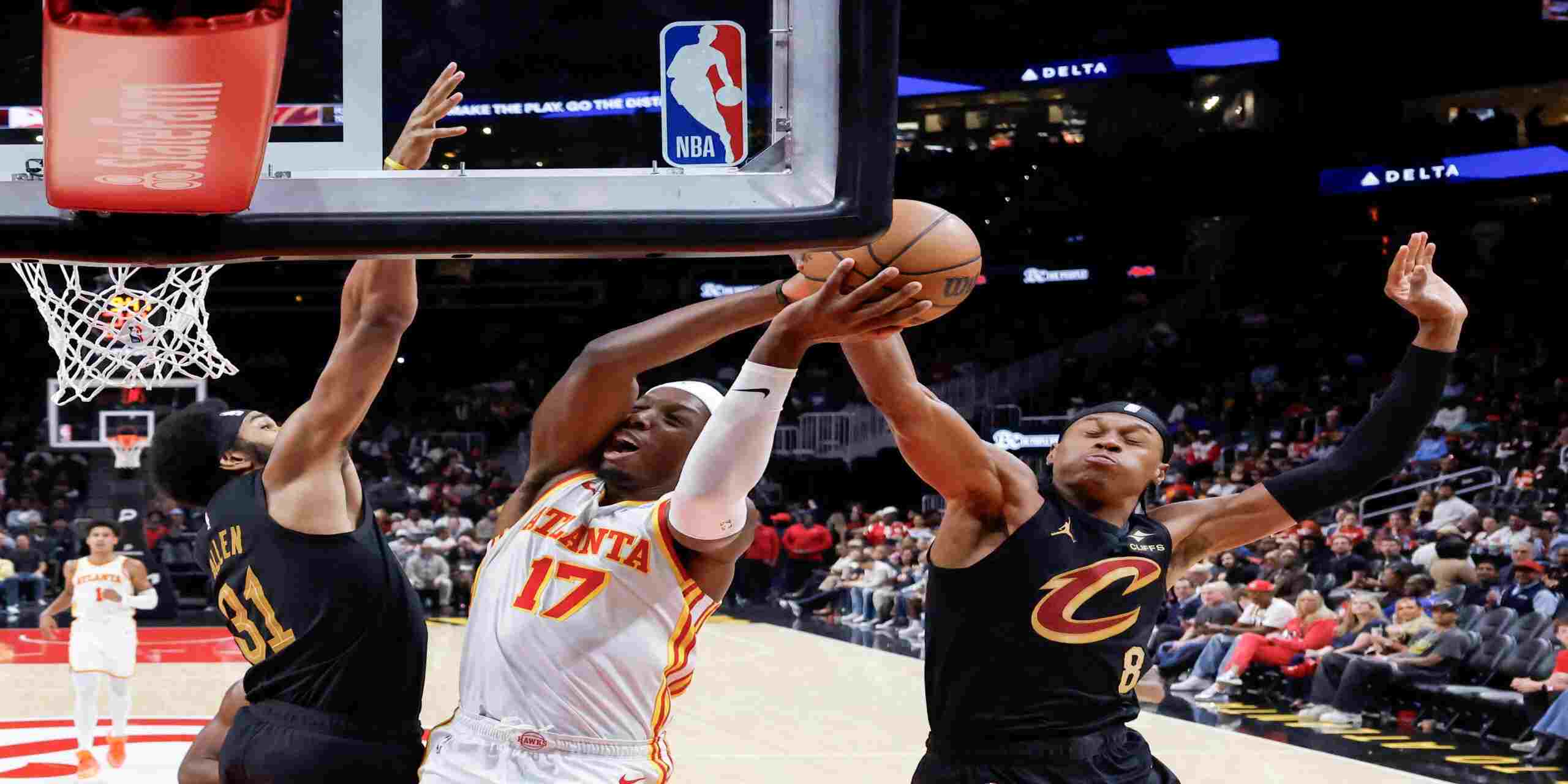 Onyeka Okongwu attacking Cleveland Cavaliers' basket