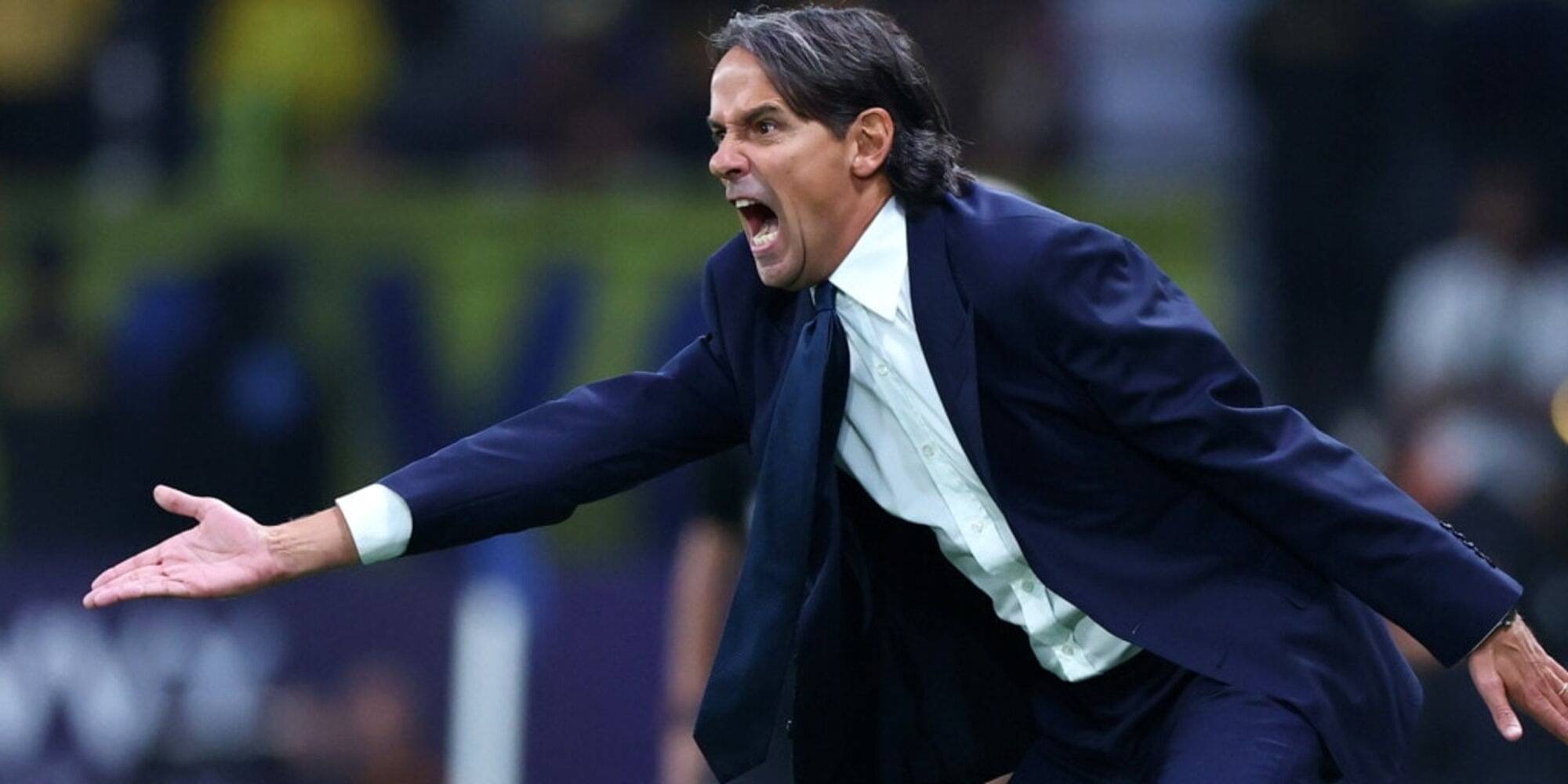 Simone Inzaghi giving instructions from the touchline